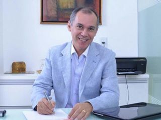 Dr. Álvaro Vitor Teixeira