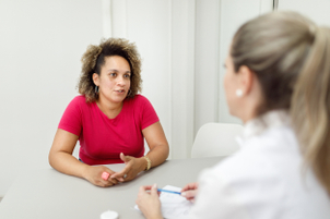 Primeira consulta com o profissional antes do microagulhamento.